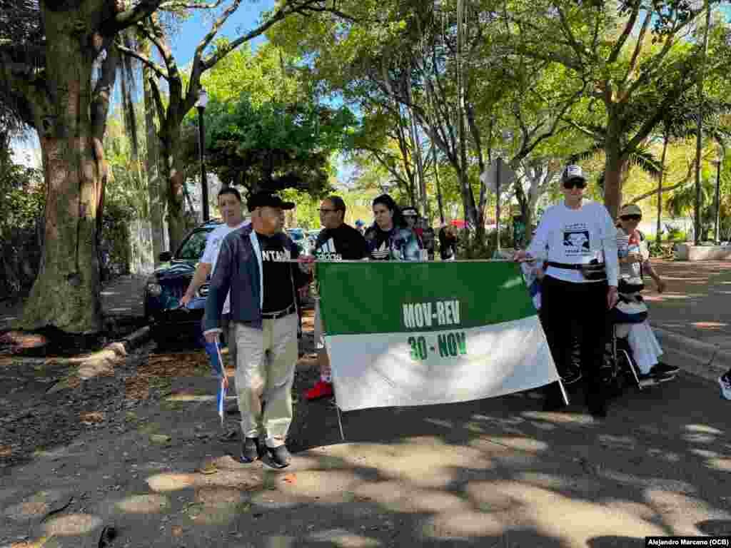 Caminata en Miami en apoyo a los cubanos que protestaron el 17M