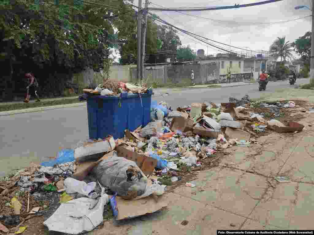 Basurero en Arroyo Naranjo / Foto: Observatorio Cubano de Auditoría Ciudadana (Informe: La Habana, capital de los desechos)