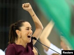 La candidata presidencial del partido gobernante MORENA, Claudia Sheinbaum, realiza un mitin de campaña en la Ciudad de México, México, el 5 de mayo de 2024. REUTERS/Raquel Cunha/Foto de archivo