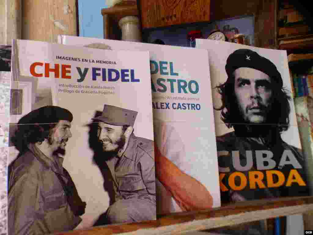 Libros de Fidel Castro vendidos de 5 hasta 25 CUC en librerias particulares. 